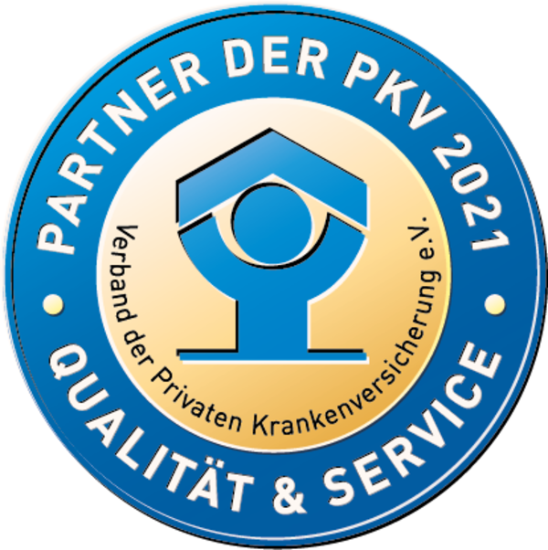 Siegel mit Text 'Partner der PKV 2021 Qualität & Service' und 'Verband der Privaten Krankenversicherung e.V.'